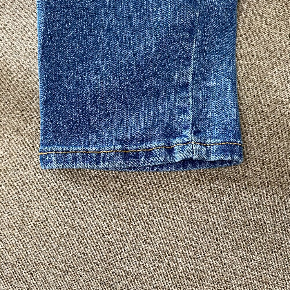 Banana Republic PETITE Curvy Girlfriend Denim Jeans Women's 6P Blue Distressed - Picture 8 of 14